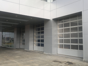 Landrover路虎•云南路捷4S店提升门