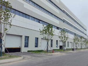 中汽研（天津）检测中心工业提升门